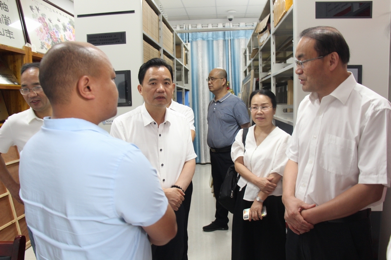 市檔案局、館赴湘西州開展脫貧攻堅(jiān)檔案調(diào)研